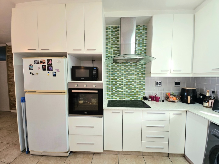 3 Bedroom Property for Sale in Zonnebloem Western Cape